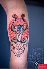 Mostra di tatuaggi, cunsigliate un bracciu di scimmia creativa di tatuaggio