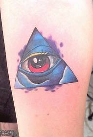 Tatuatge d'ulls creatius de colors creatius del braç funciona