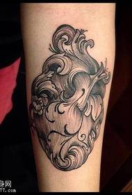 Spettacolo di tatuaggi, consiglia un tatuaggio a forma di cuore