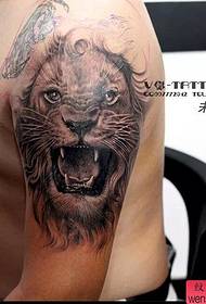 Spettacolo di tatuaggi, raccomandare un tatuaggio con braccio di leone