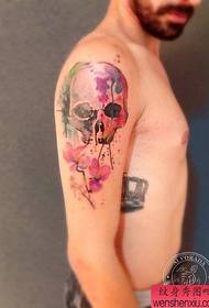 Il tatuaggio dell'inchiostro a spruzzo di colore del braccio funziona
