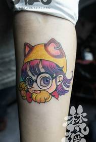 Braccio carino ed elegante modello di tatuaggio Ala Lei
