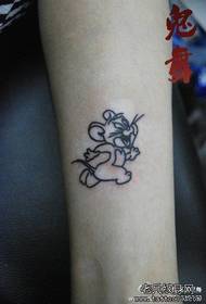 Дівчина arm милий мультфільм маленька миша татуювання візерунок