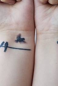 Patró de tatuatge d'ocells: totem de braços Patró de tatuatge d'aus