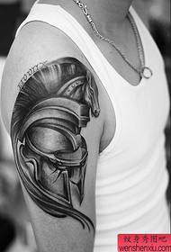 Tattoo შოუ, გირჩევთ მკლავი რომან ჩაფხუტის ტატუტის მუშაობას