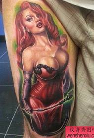 La barre d'exposition de tatouage a recommandé un modèle de tatouage de fille de bras