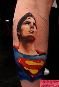 Show de tatuajes, recomiende un tatuaje de brazo de Superman