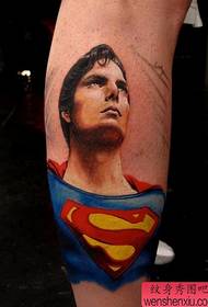 Taispeántas Tattoo, mol lámh Superman tattoo