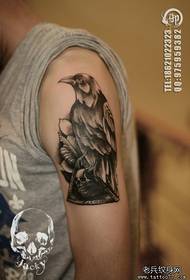 Рука мода круто ворона татуировки
