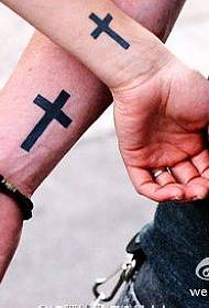 Mga Tato ng Ilang: Mga Puso ng Totem na Totem Cross Tattoo Pattern