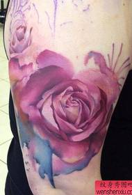 Kar színes rózsaszín tetoválás tetoválás