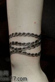 Fermoso patrón de tatuaxe de pulseira de man