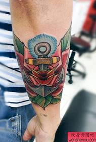 Modello di ancoraggio colorato con un braccio colorato