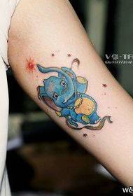 Mostra di tatuaggi, cunsigliate un tatuu di elefante di u bracciu di culore