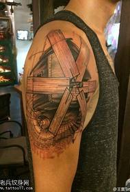 Arm Windmill tatoveringer deles av tatoveringer
