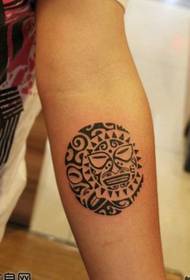 ຮູບແບບ tattoo ດວງອາທິດຂອງແຂນ totem