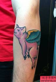 Brazo funciona pequenas tatuaxes de porcos voadores