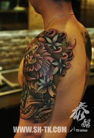Man's arm colonial trend of Tang lion tattoo pattern
