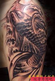 rokas personības litija zivju tetovējuma modelis