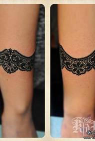 Убава и стилска убава шема на тетоважи со чипка