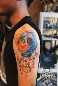 Tatuaje de vulpo-tatuaje funkcias stela koloro de varma aera globo