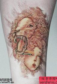 La mostra del tatuatge comparteix la bellesa dels braços i les obres de tatuatge de bèstia