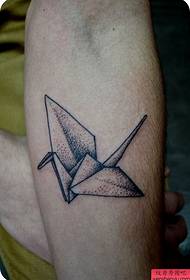 Armiloj notas mil paperajn gruojn tatuajn verkojn