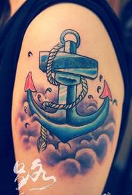 La sala dei tatuaggi condivide un tatuaggio di ancoraggio colorato a braccio