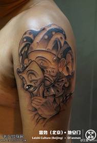 Tattoos za clown za mkono zinashirikiwa na ukumbi wa tattoo