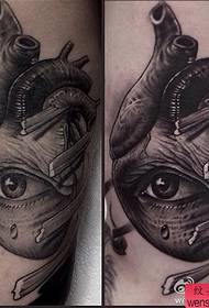 Tattoo show bar odporúča rameno paže oko tetovanie vzor