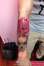 Tattoo show, preporučite ruku, evropsku i američku taro, tetovažu ruža