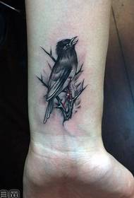 Busana lengan pola tato burung lucu