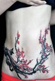 tatuaj elegant din burtă de prune