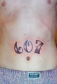 Modello di tatuaggio addome digitale gradiente a forma di ventaglio