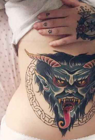 Skönhet mage personlighet demon tatuering