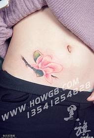disegno del tatuaggio magnolia addome