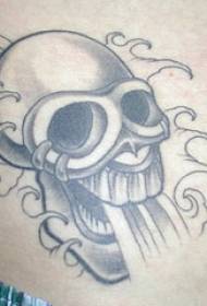 modèl tatoo nan nwa sou vant
