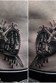 brucho skutočné jedna šípka cez tetovanie srdca vzor