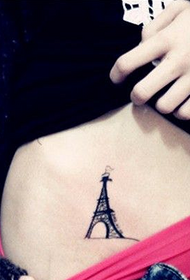 Tatuaggio addominale per ragazze Torre Eiffel