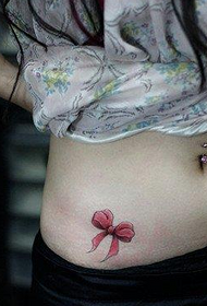 kauneus vatsa pieni keula tatuointi malli