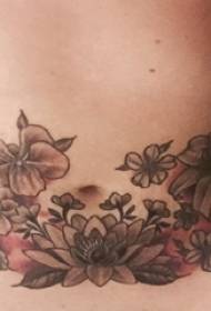 břišní tetování dívka břicho černá šedá květina tetování obrázek
