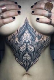 женский грудь к маленькому животу образец татуировки индивидуальности 9