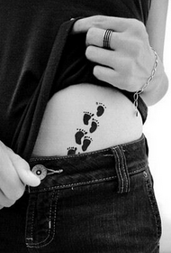 chica vientre huella fresca tatuaje patrón