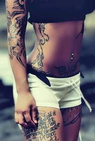 belleza sexy cuerpo tatuaje