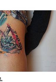Padrão de tatuagem de gato aquarela de abdômen