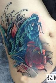 мода татуювання особи талії та живота кальмари