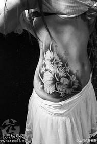 model de tatuaj floral delicat în stil gri negru