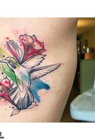 modello di tatuaggio uccello addome acquerello spina fiore