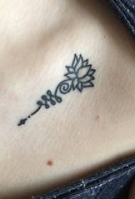 абдоминална тетоважа девојки Абдомен црна лотос слика тетоважа
