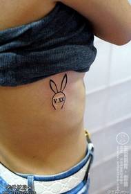 простой и щедрый рисунок татуировки кролика